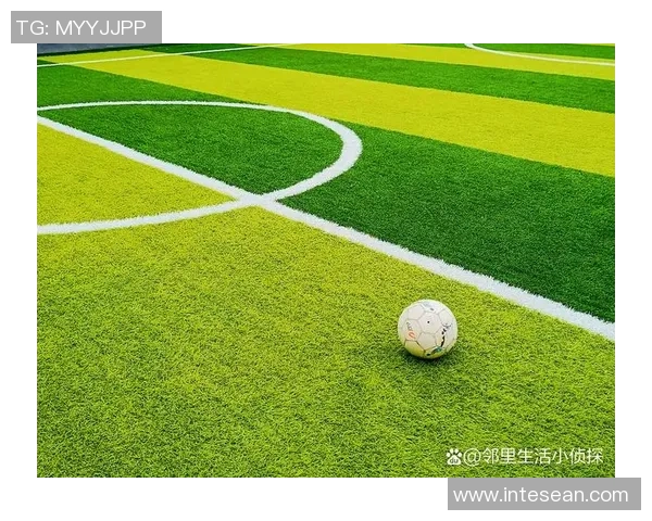 绿茵场上的温情：萨卡球鞋的传递，不止是热爱，更是连接